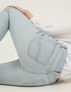 FatFace Chesham Girlfriend Comfort Stretch Jeans|Women Jeans & Dungarees