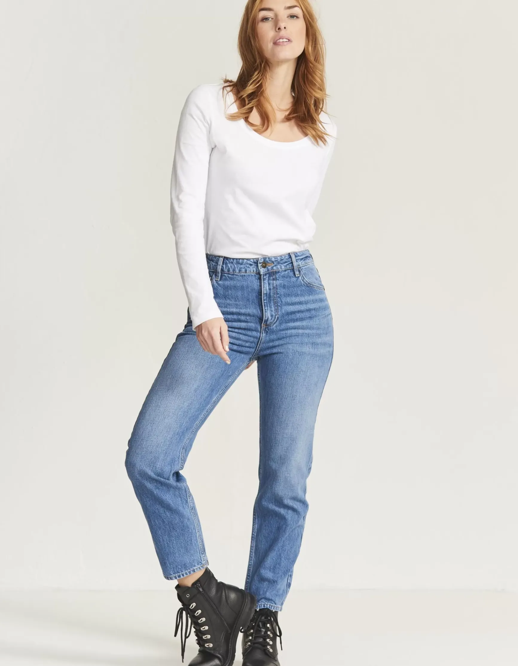 FatFace Newham Straight Jeans|Women Jeans & Dungarees