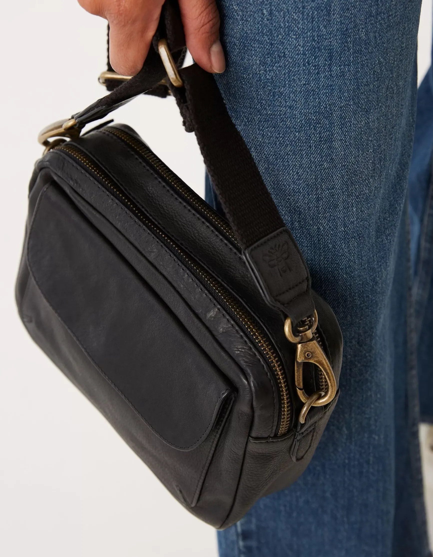FatFace Oslo Camera Bag|Women View All