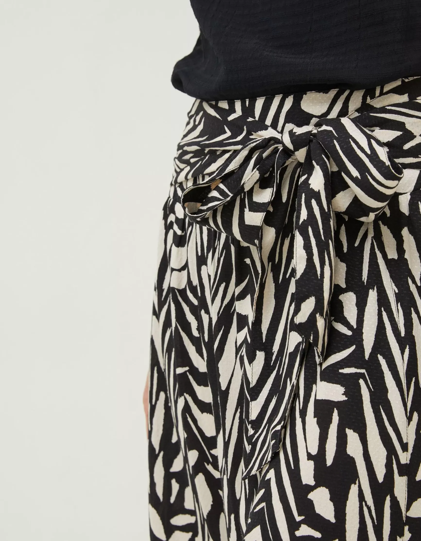 FatFace Sasha Paintstroke Midi Skirt|Women Skirts