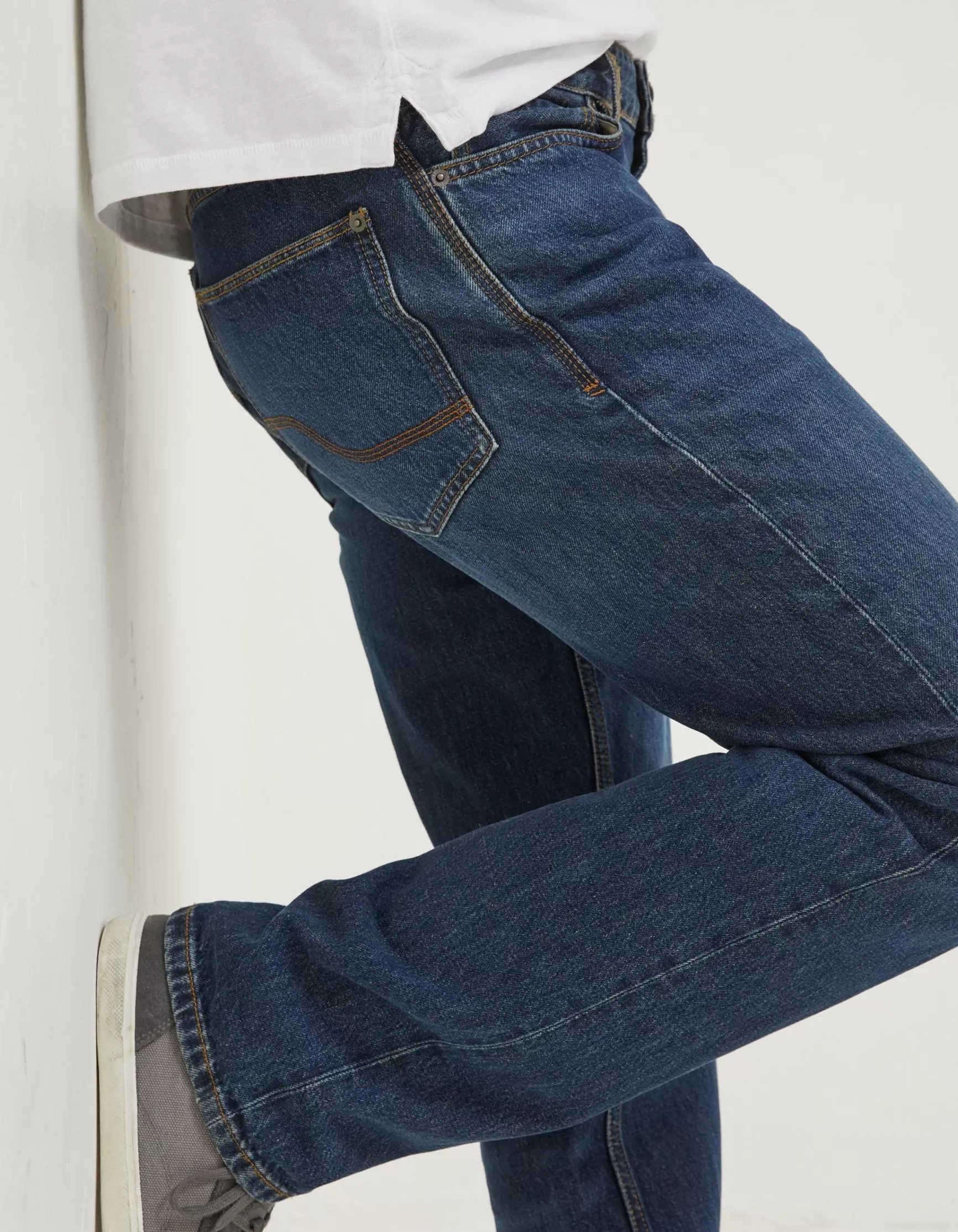 FatFace Straight Mid Wash Jeans|Men Jeans